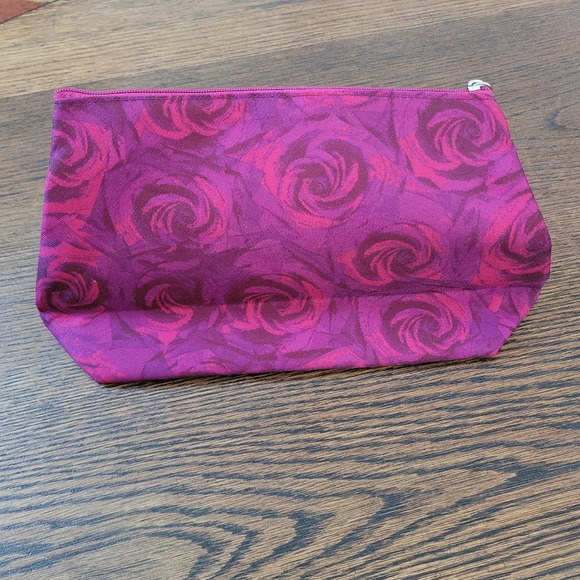 Lancome Magenta and Purple Floral Zippered Cosmetic Bag NEW - Picture 3 of 7